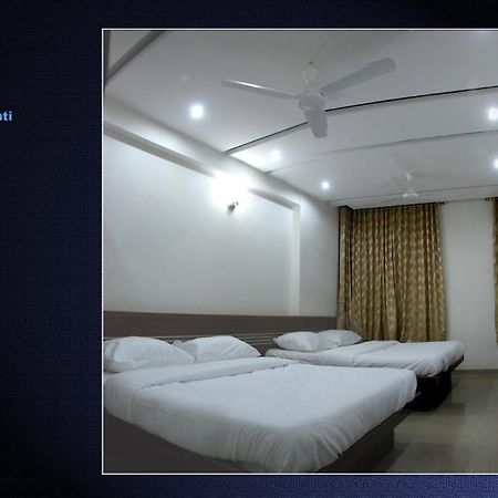 Sai Srushti Hotell Shirdi Eksteriør bilde